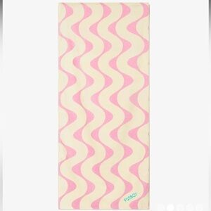 Funny Poolside Leisure Club Wavy Stripe Beach Towel in Pink & Off White NWT